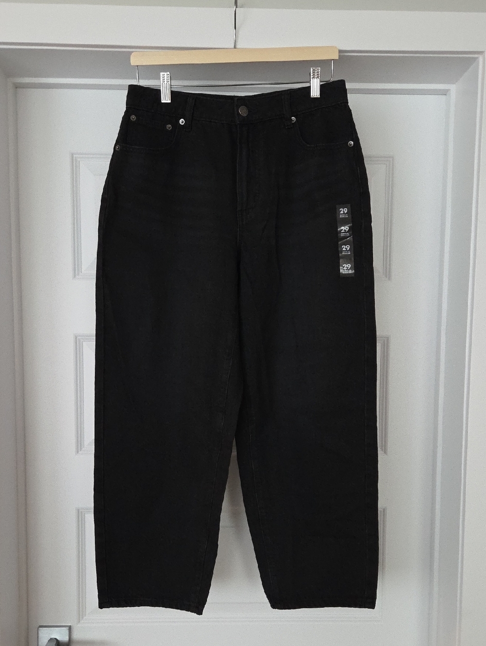 NWOT Reitmans High-Rise Barrel Jeans,Black, Size 29 - Picture 5 of 15